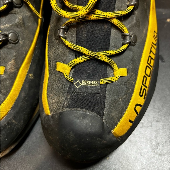 Mountaineering Boots - Picture 2 of 4